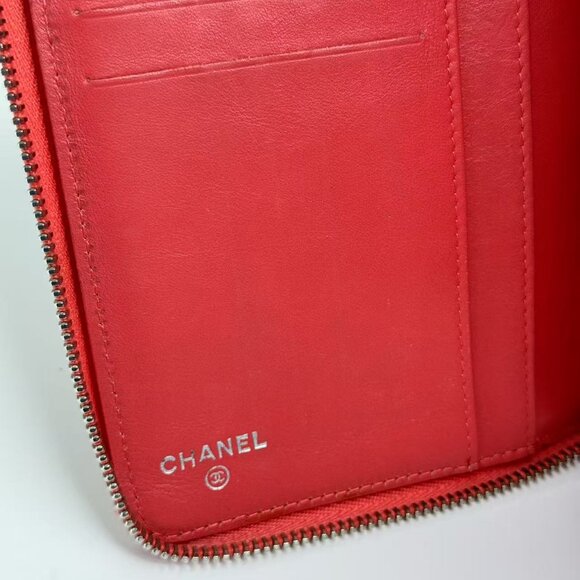 Chanel Orange Patent Leather Large Wallet with Classic Quilted Design - Picture 9 of 10